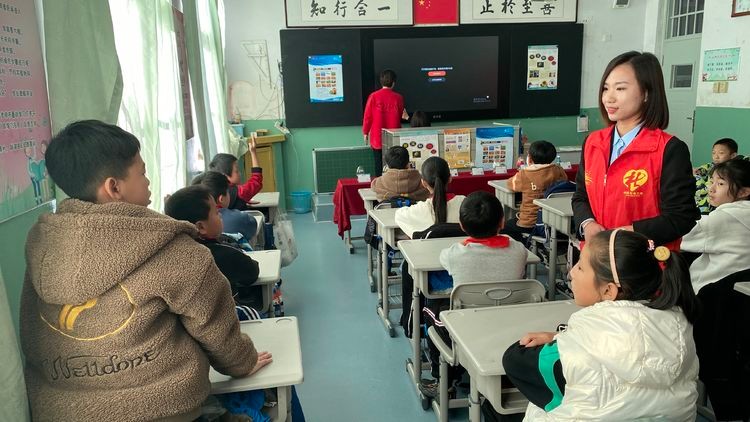 走进唐山市乔屯楼小学开展"青春守护计划"毒品预防教育进校园活动