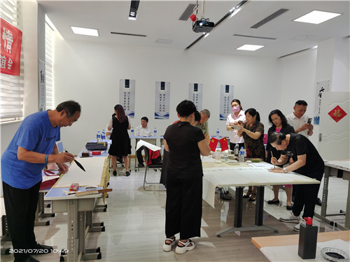 唐山云家人电子商务有限公司与书画家开展联谊活动