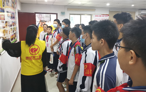 广东惠州惠阳义工团与惠阳崇雅中学举行合作交流座谈会