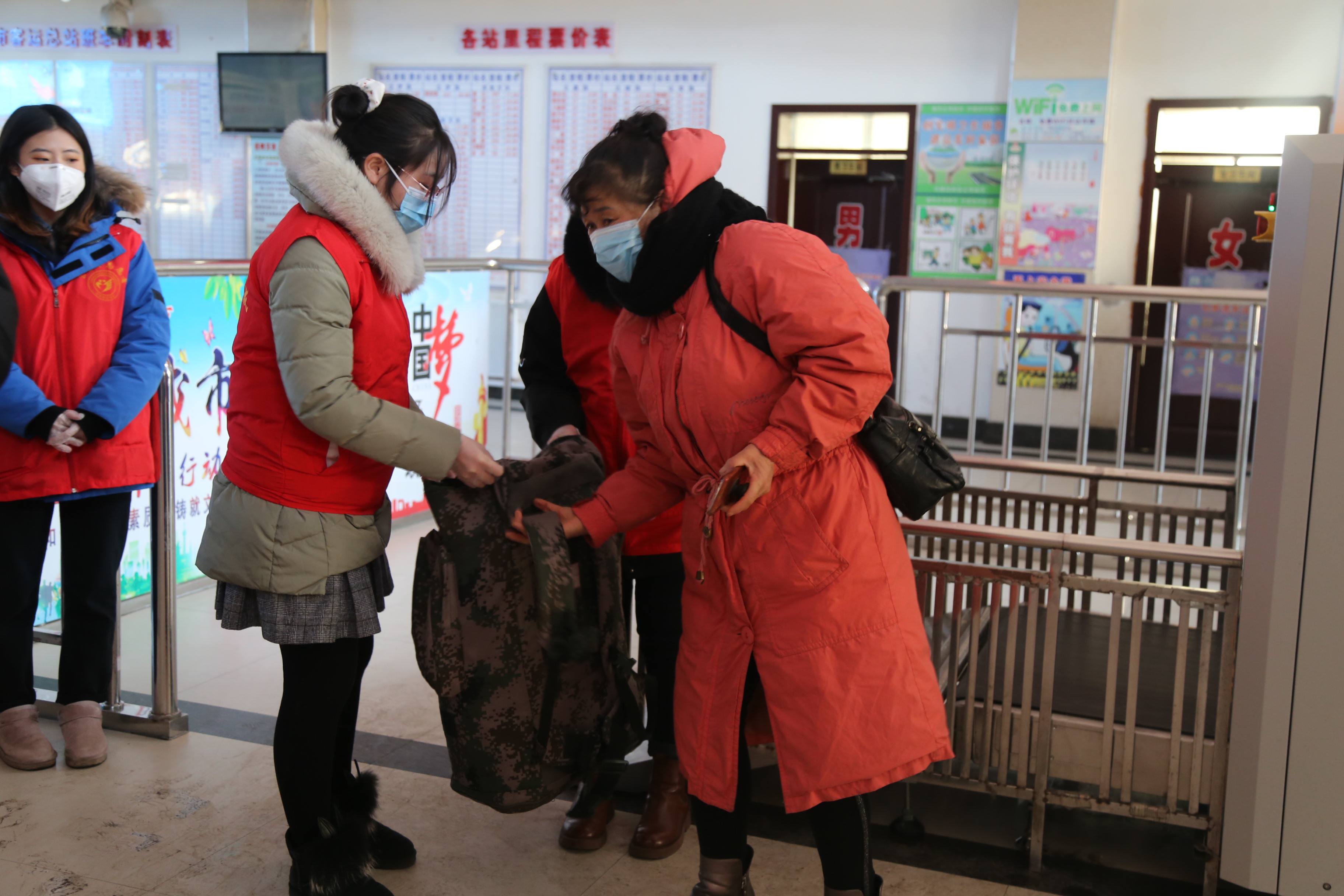 吉林省公主岭市志愿者为疫情防控"保驾护航" - 中国公益记录者在线